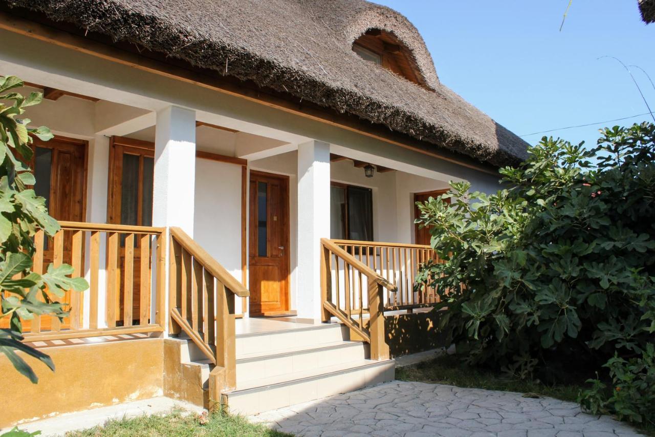 Cerdacul Cu Stuf Hotel Sfantu Gheorghe  Luaran gambar