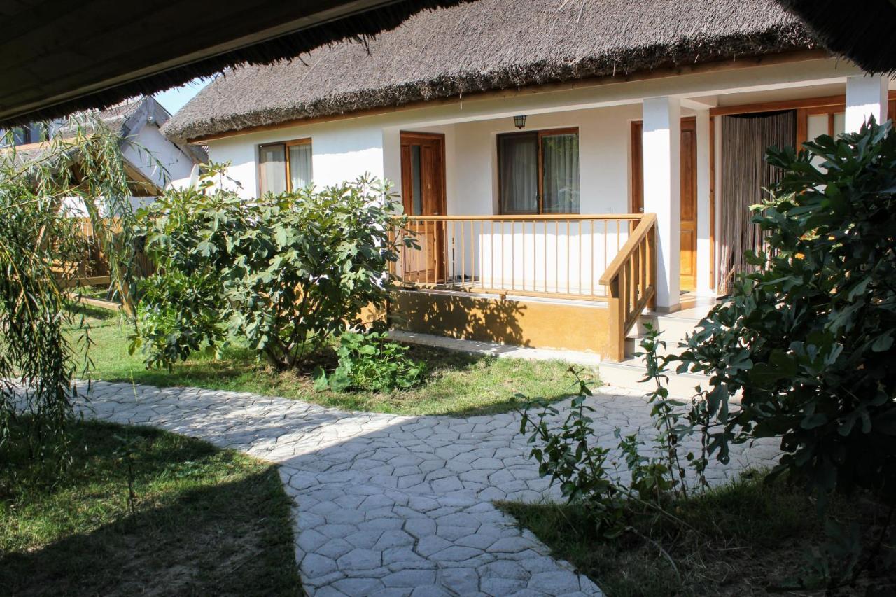 Cerdacul Cu Stuf Hotel Sfantu Gheorghe  Luaran gambar