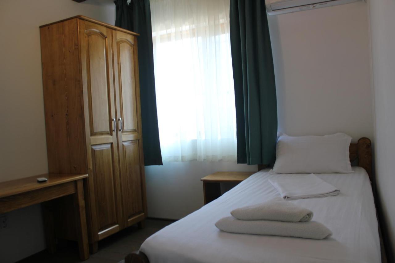 Cerdacul Cu Stuf Hotel Sfantu Gheorghe  Luaran gambar